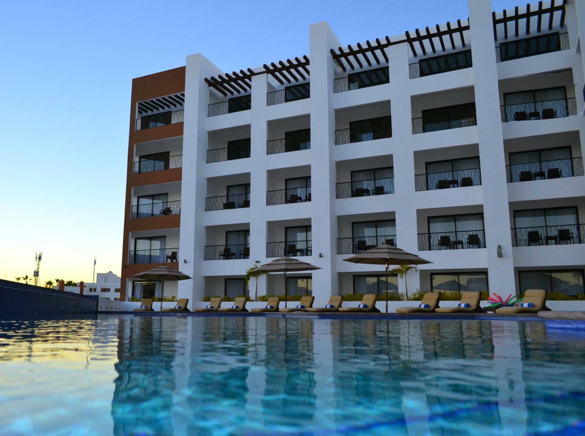 Medano Hotel&Suites Cabo San Lucas Esterno foto